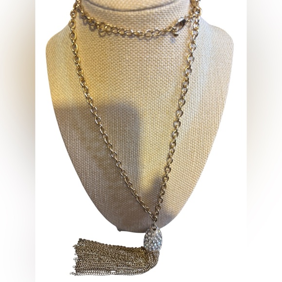 Chic Gold Tassel Necklace - Picture 2 of 10